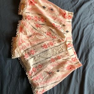 En Creme shorts size small